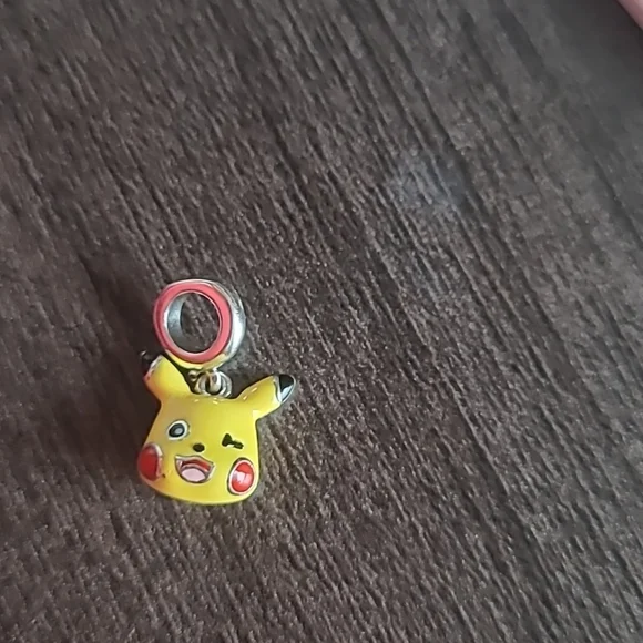 Pikachu Charm - Picture 3 of 3